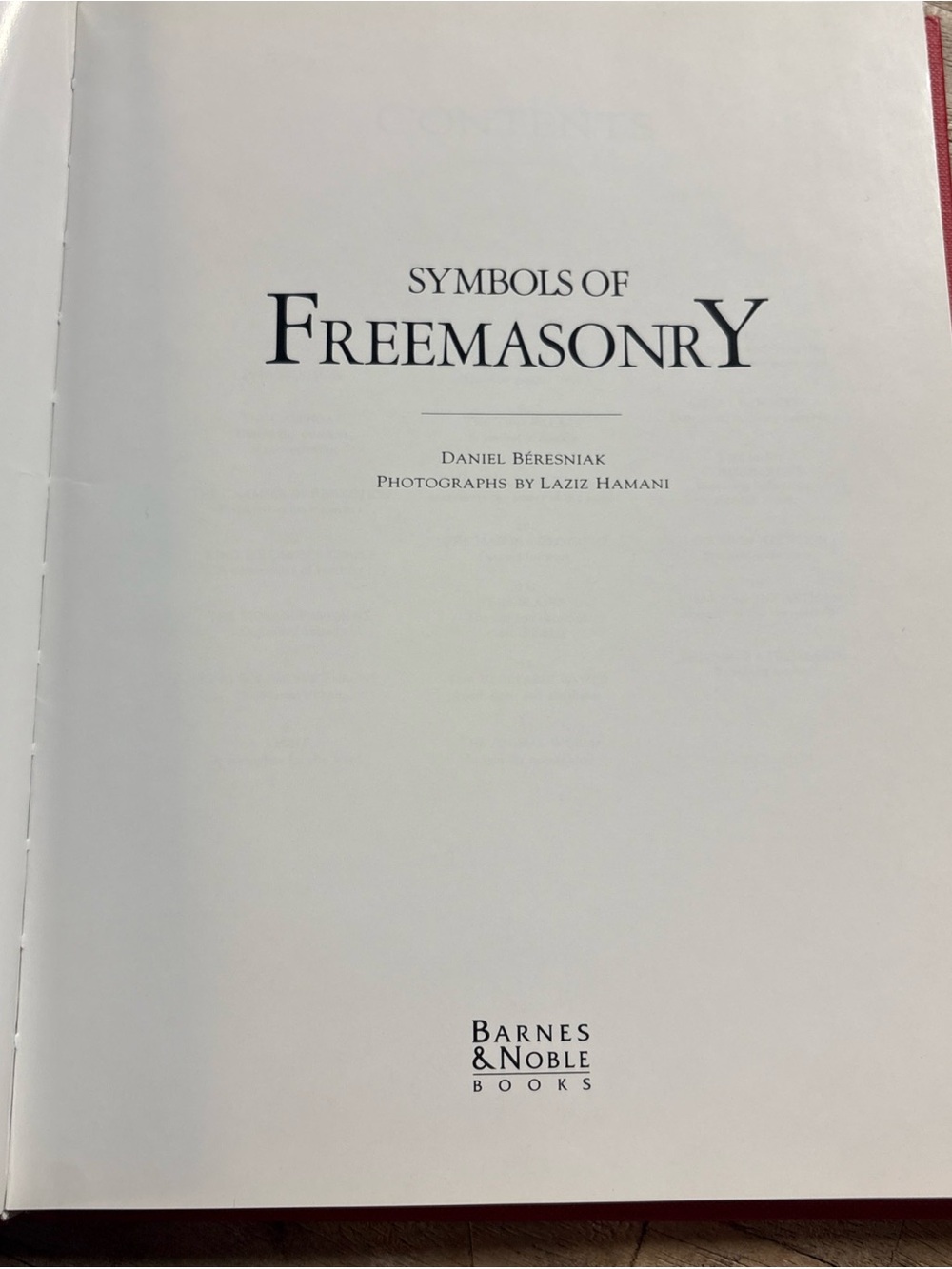 Symbols of Freemasonry - Hardcover By Daniel Beresniak - VERY GOOD